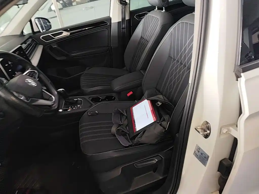 Volkswagen Tiguan L — миниатюра 15