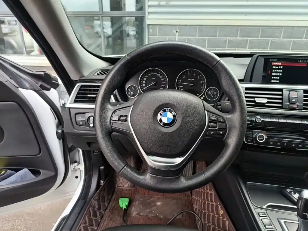 BMW 3 Series GT — миниатюра 11