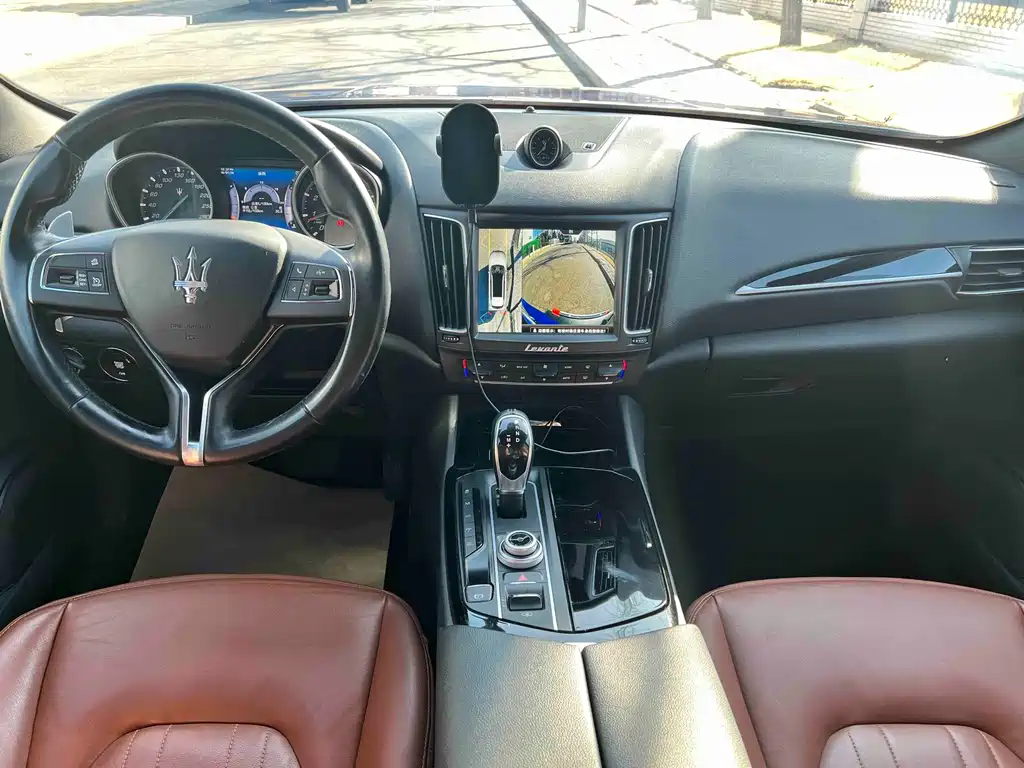 MASERATI LEVANTE