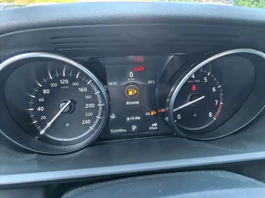 Land Rover Discovery — миниатюра 6