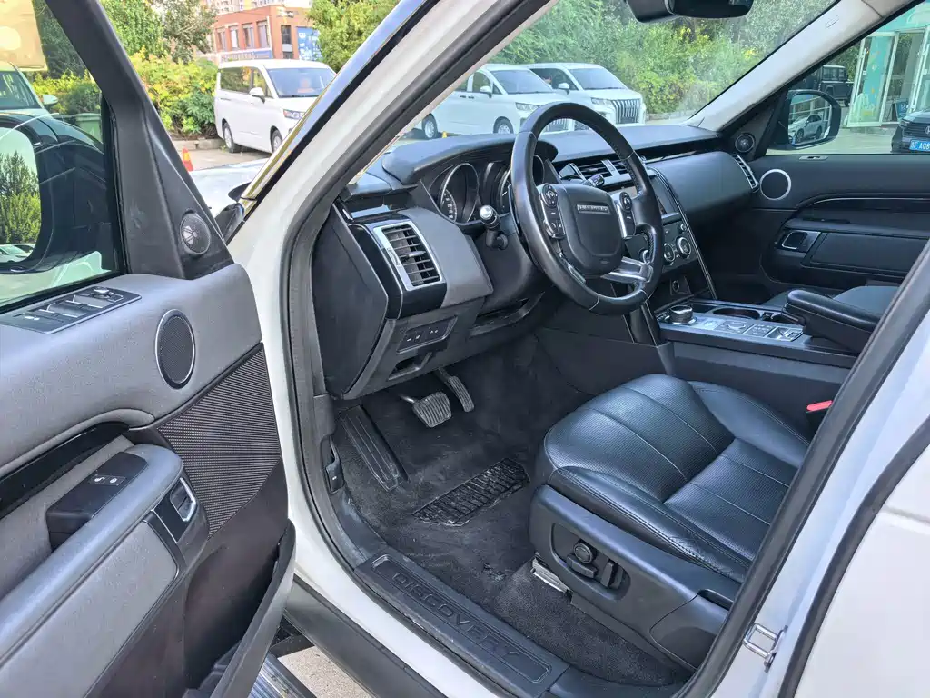 Land Rover Discovery — миниатюра 4