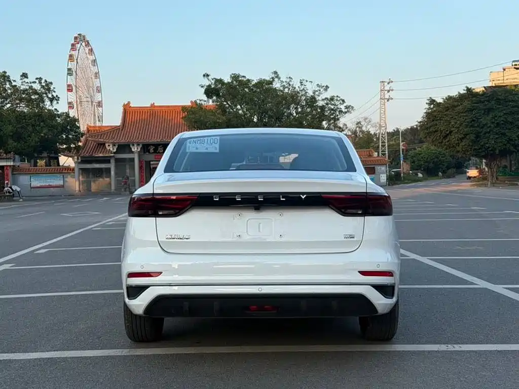 Geely Emgrand — миниатюра 7