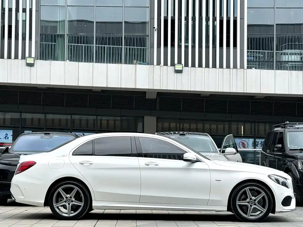 Mercedes-Benz C-Class — миниатюра 9