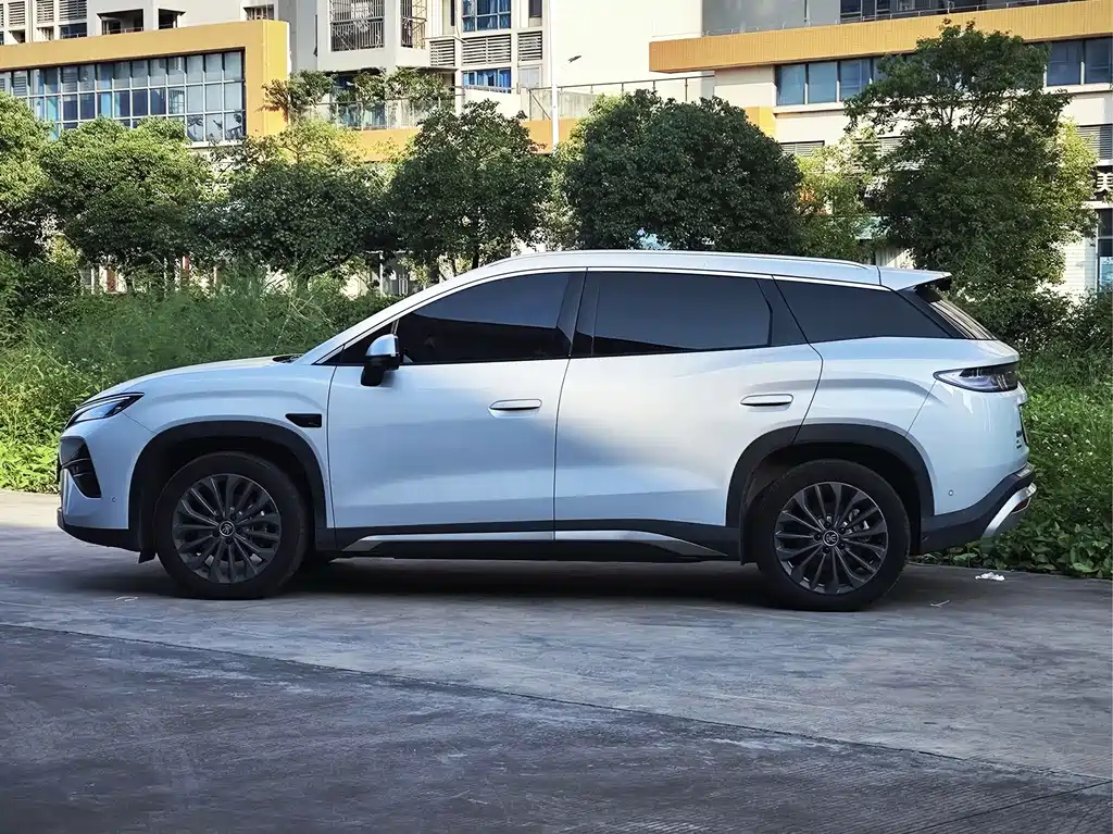BYD Song Ultra — миниатюра 3