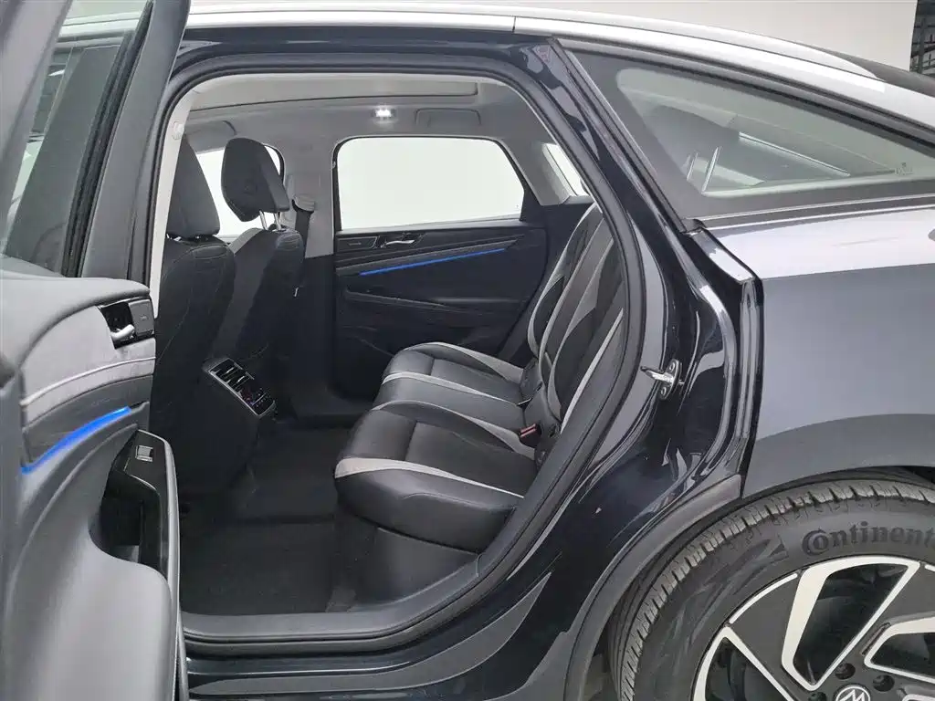 VOLKSWAGEN ID.7 VIZZION