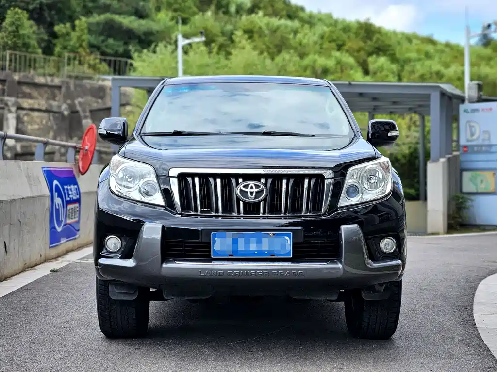 Toyota Land Cruiser Prado 2010 2.7L AT Standard