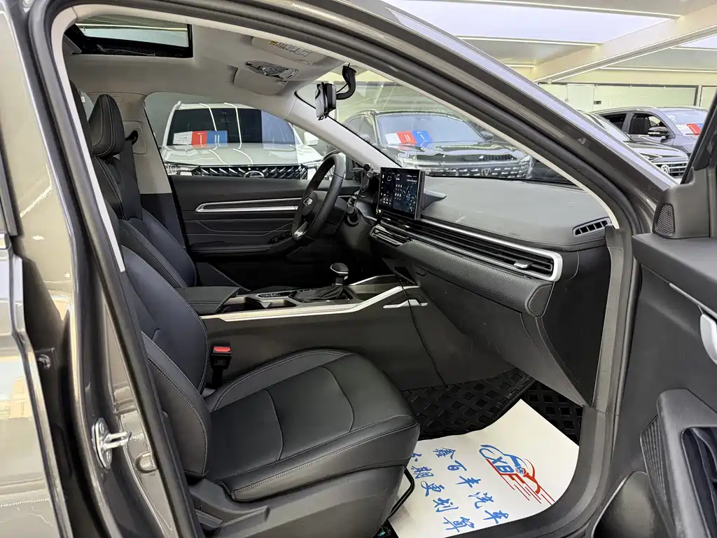 Geely Emgrand — миниатюра 6