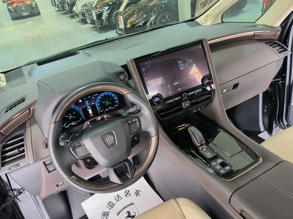Toyota Vellfire — миниатюра 16