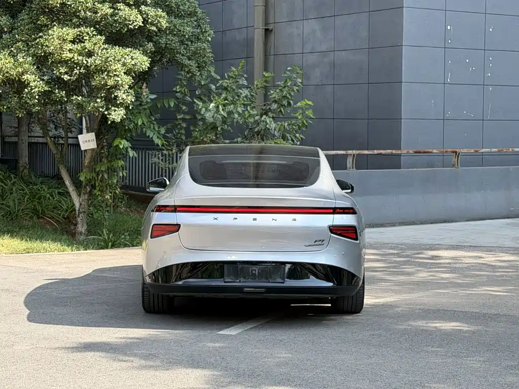XPeng P7 — миниатюра 7