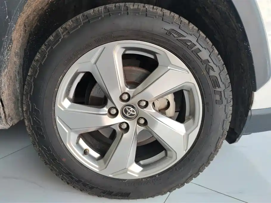Toyota RAV4 2021 2.0L CVT PLUS