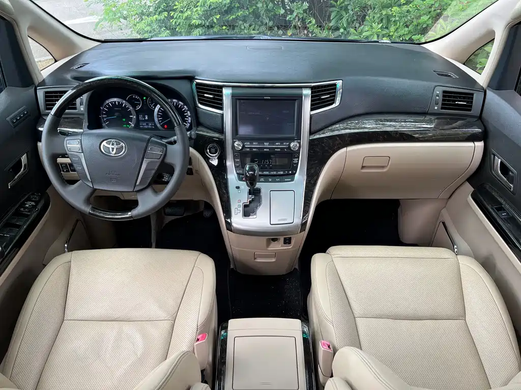 Toyota Alphard 2012 3.5L Luxury