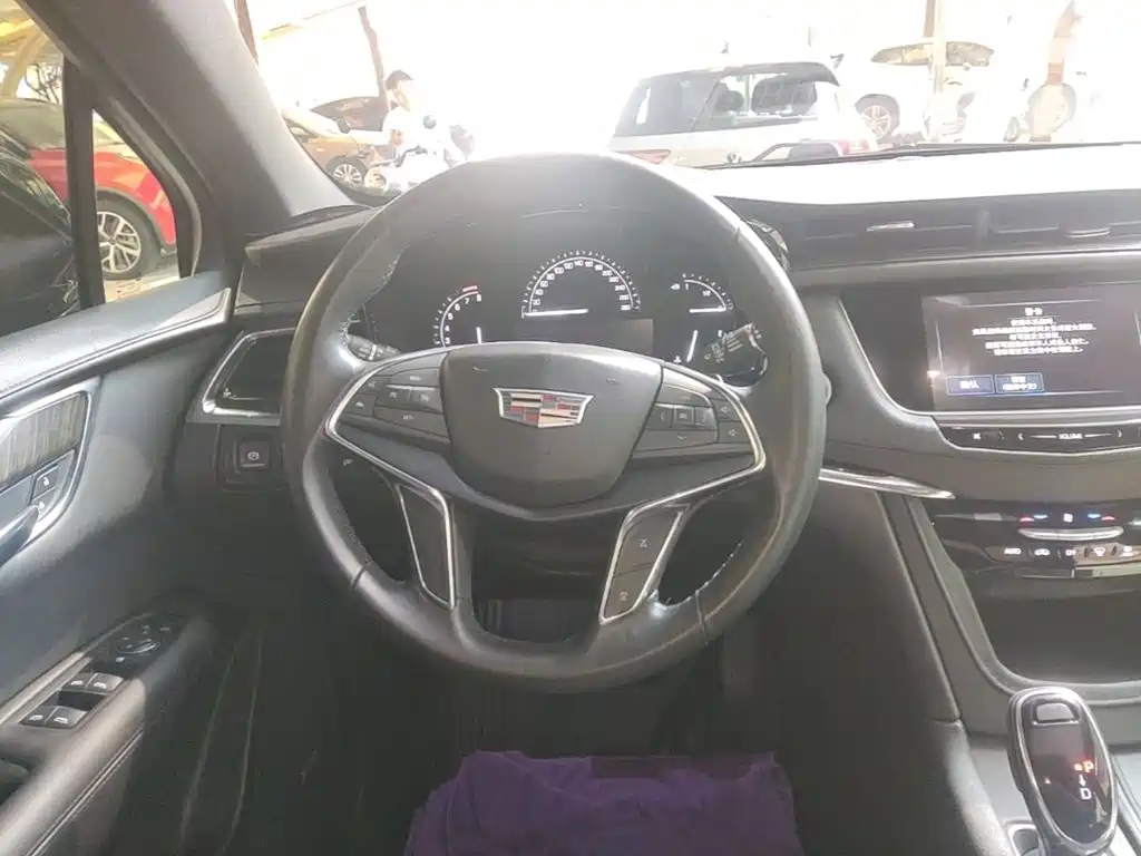 Cadillac XT5 — миниатюра 11