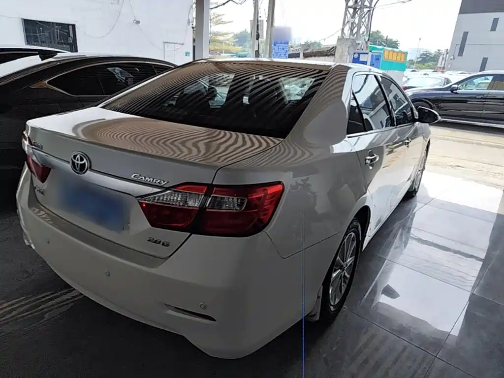 Toyota Camry — миниатюра 7