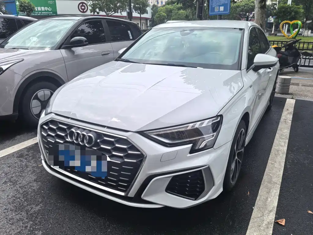 Купить Audi A3