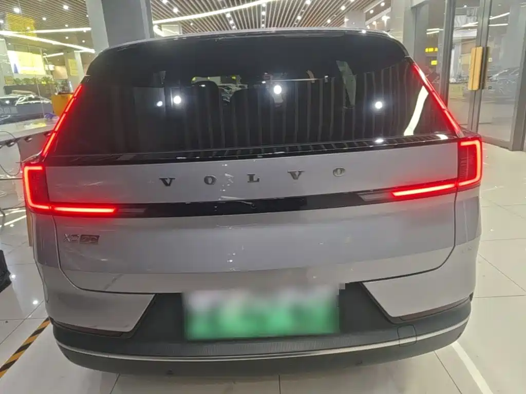 Volvo XC70 PHEV — миниатюра 6