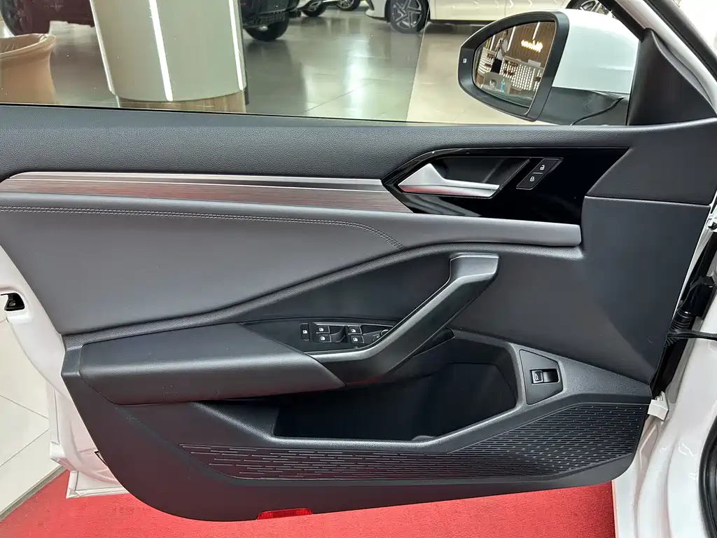 Volkswagen Sagitar — миниатюра 19