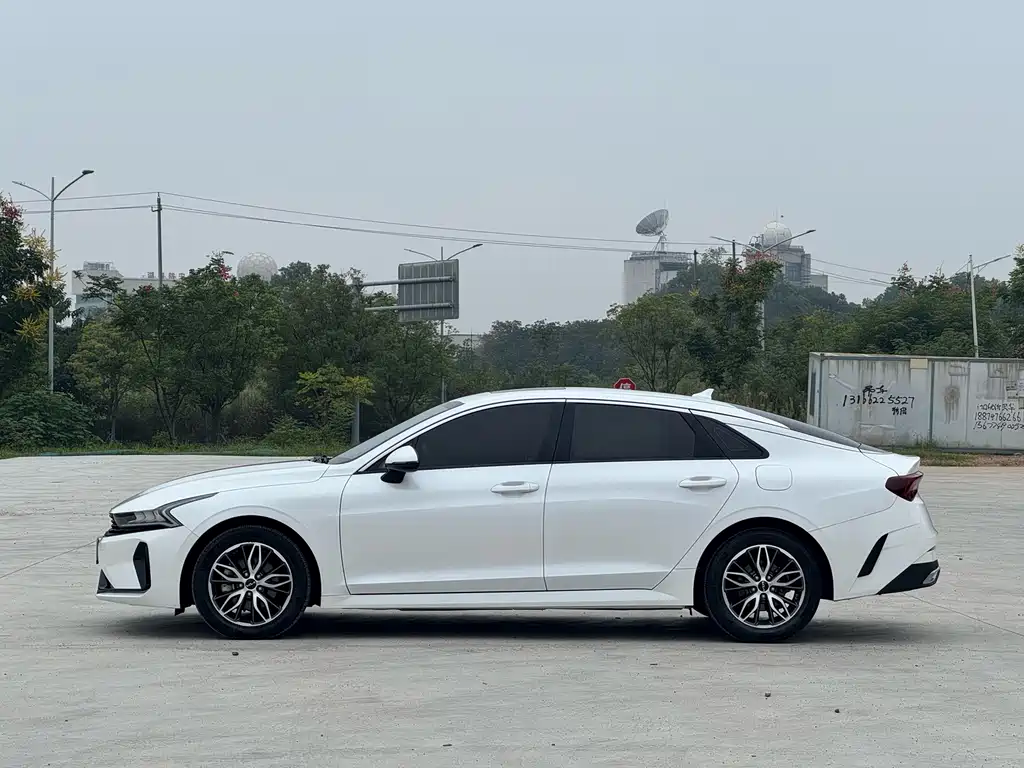 Kia K5 — миниатюра 8