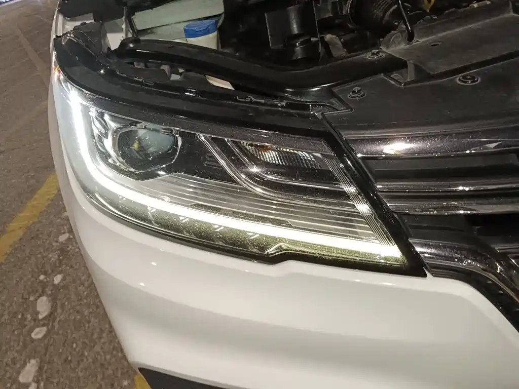 Roewe RX3 — миниатюра 7
