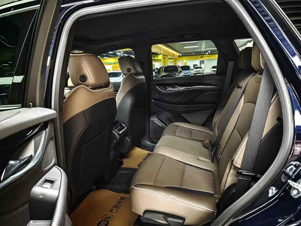 Buick Enclave — миниатюра 10