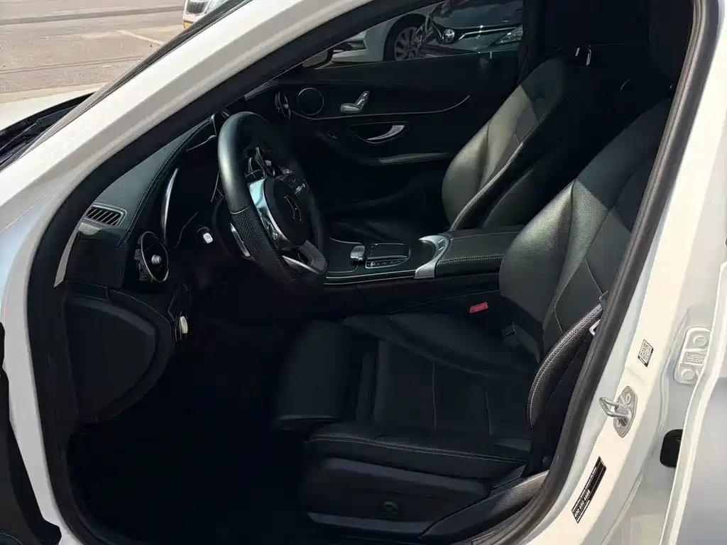 Mercedes-Benz C-Class — миниатюра 7