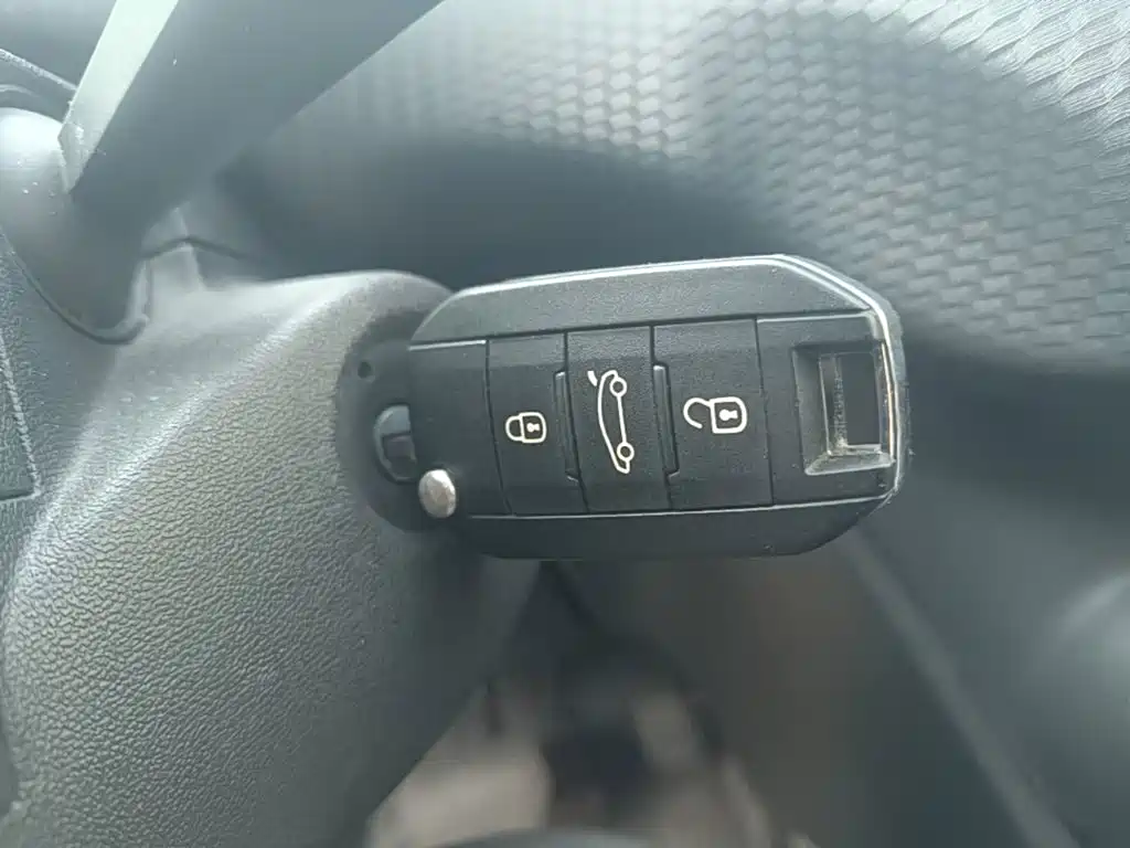 Peugeot 2008 — миниатюра 9