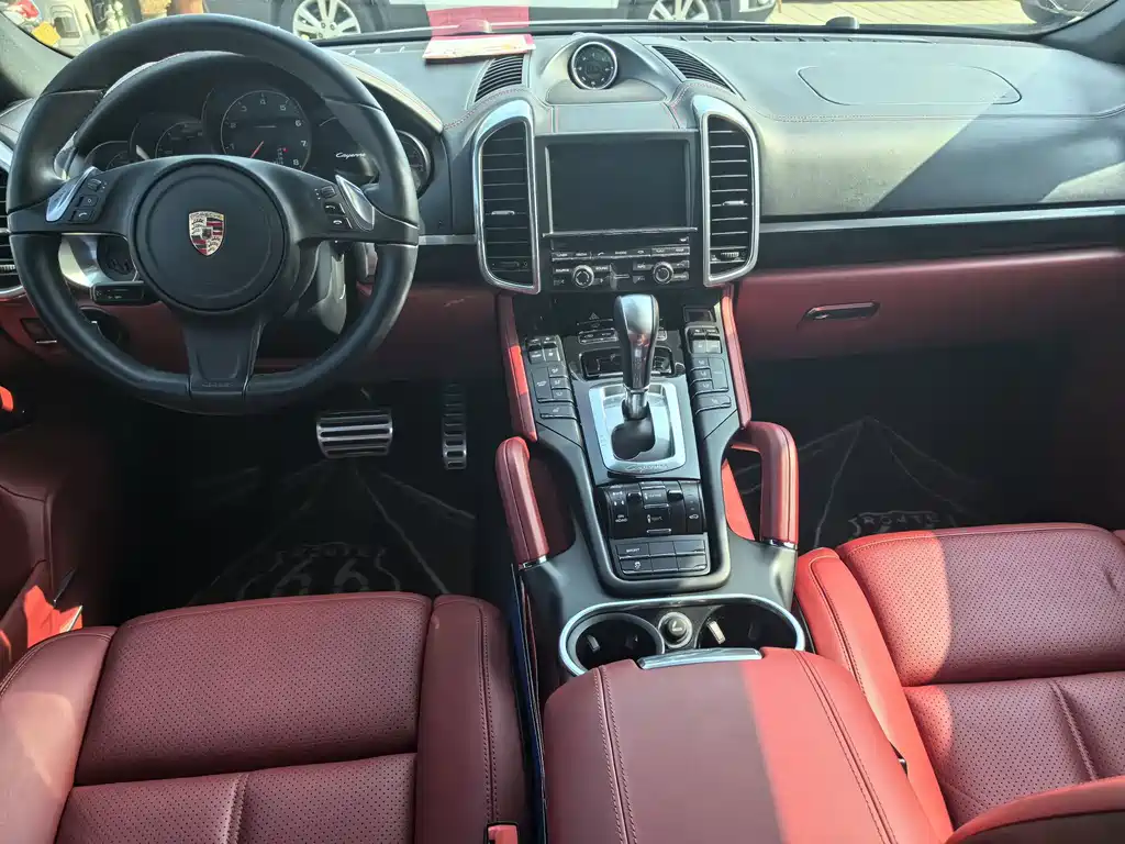 Porsche Cayenne — миниатюра 13