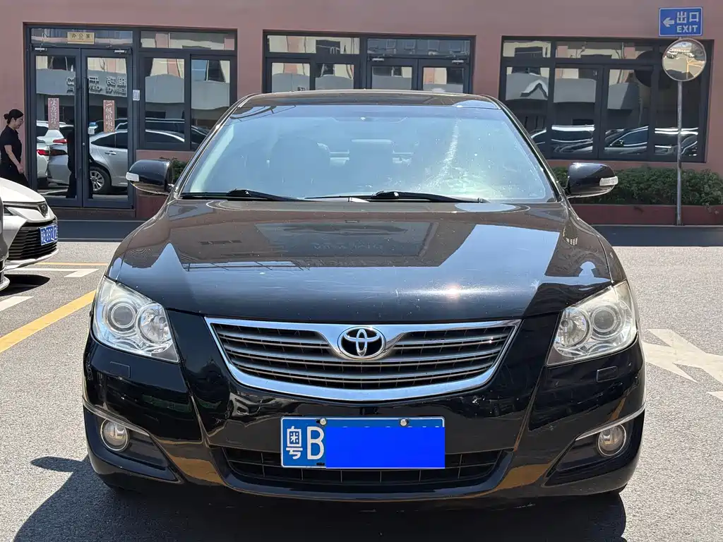 Toyota Camry — миниатюра 2