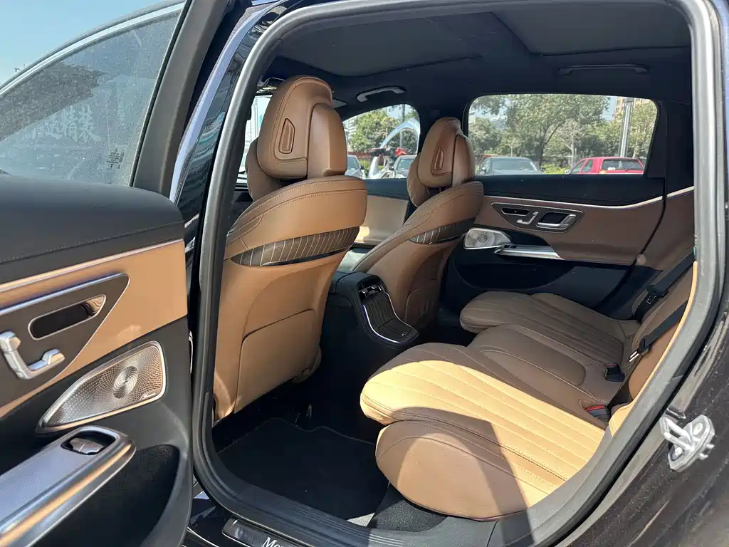 Mercedes-Benz E-Class — миниатюра 9
