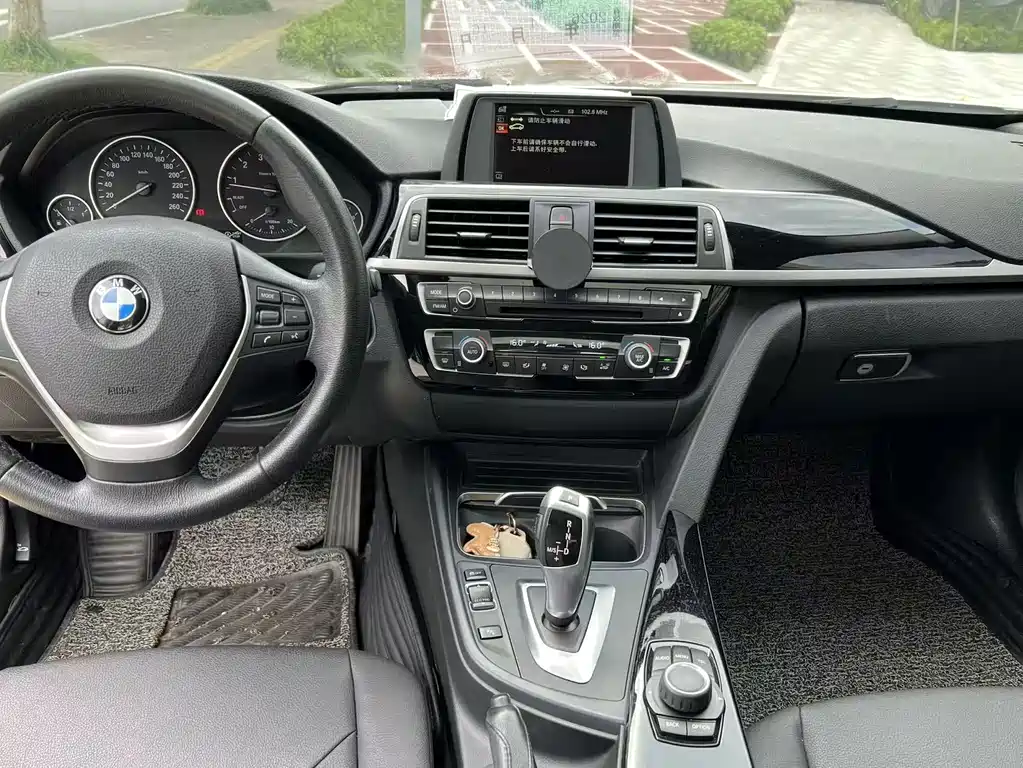 BMW 3 Series — миниатюра 11