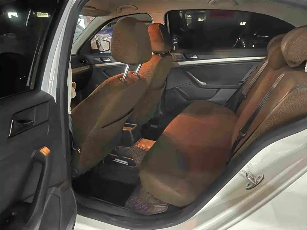 Volkswagen Lavida — миниатюра 6