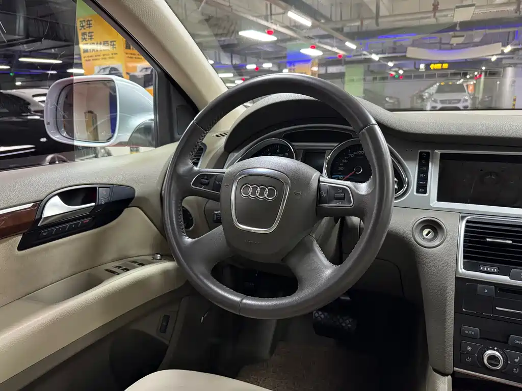 Audi Q7 — миниатюра 21