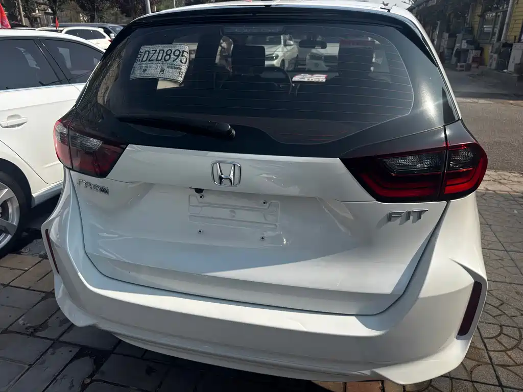 Honda Fit — миниатюра 17
