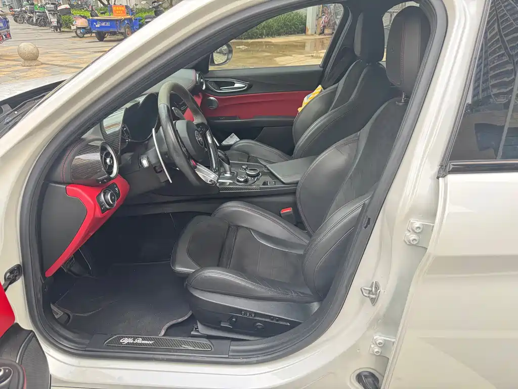 Alfa Romeo Giulia 2017 2.9T 510HP
