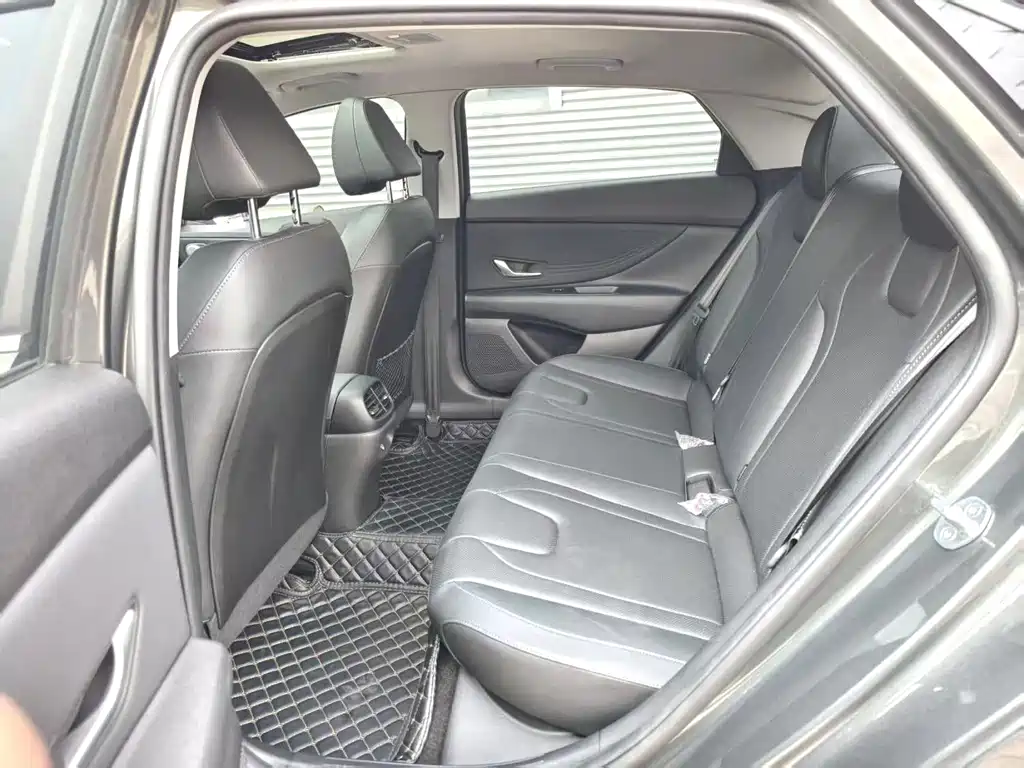 Hyundai Elantra — миниатюра 5