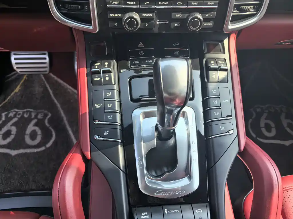 Porsche Cayenne — миниатюра 18