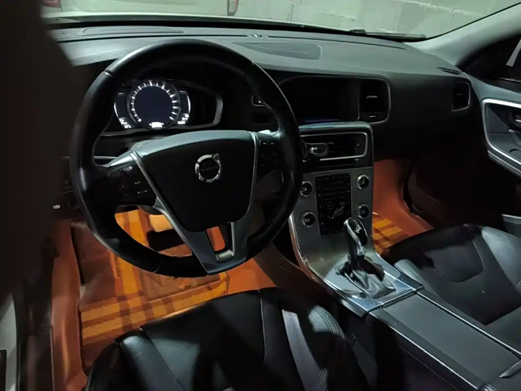 Volvo S60 — миниатюра 11