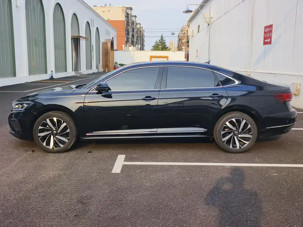 Volkswagen Passat 2026 330TSI Elite
