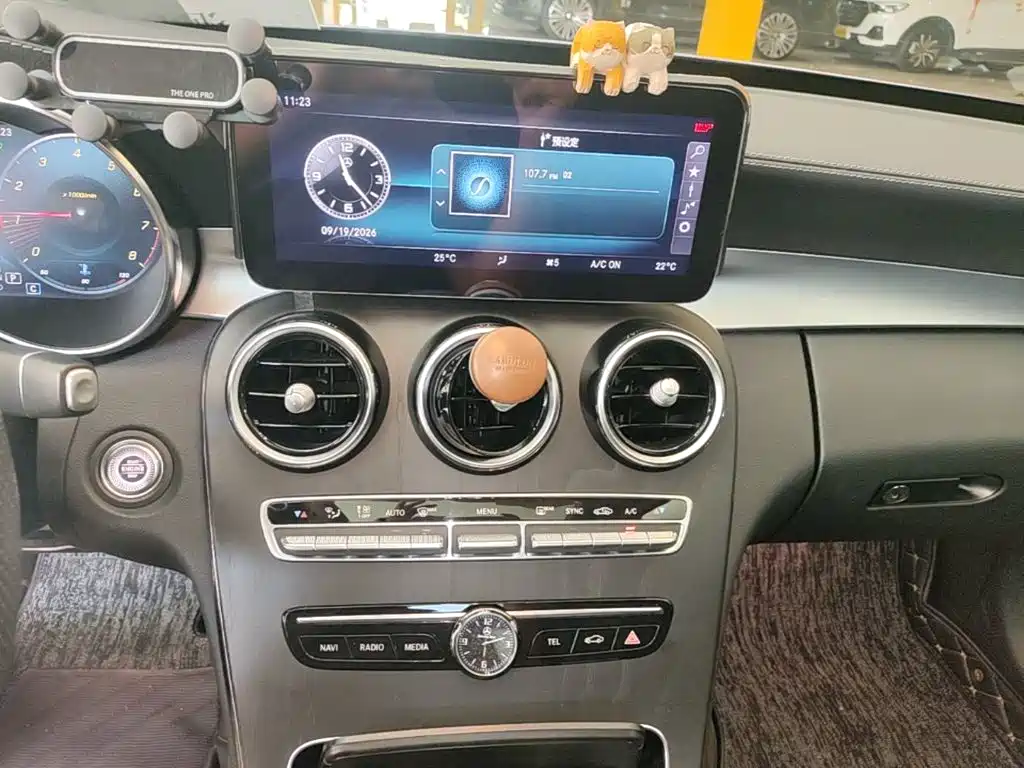Mercedes-Benz C-Class — миниатюра 13