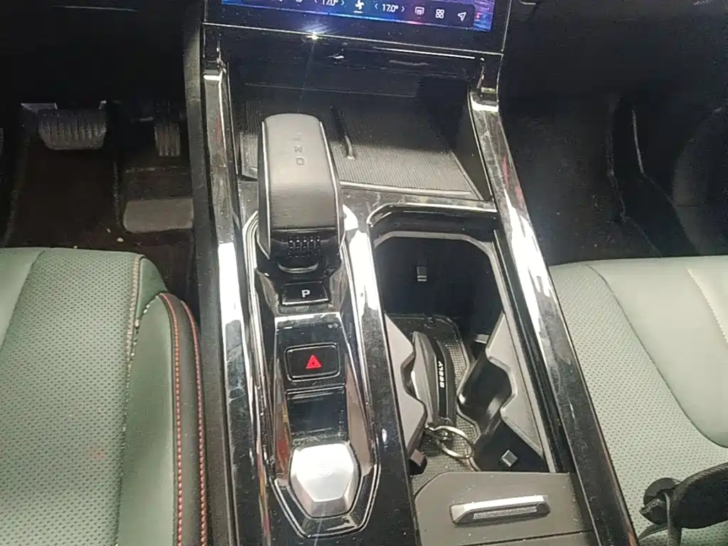 Geely Boyue — миниатюра 14