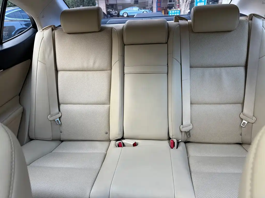 Lexus ES — миниатюра 11