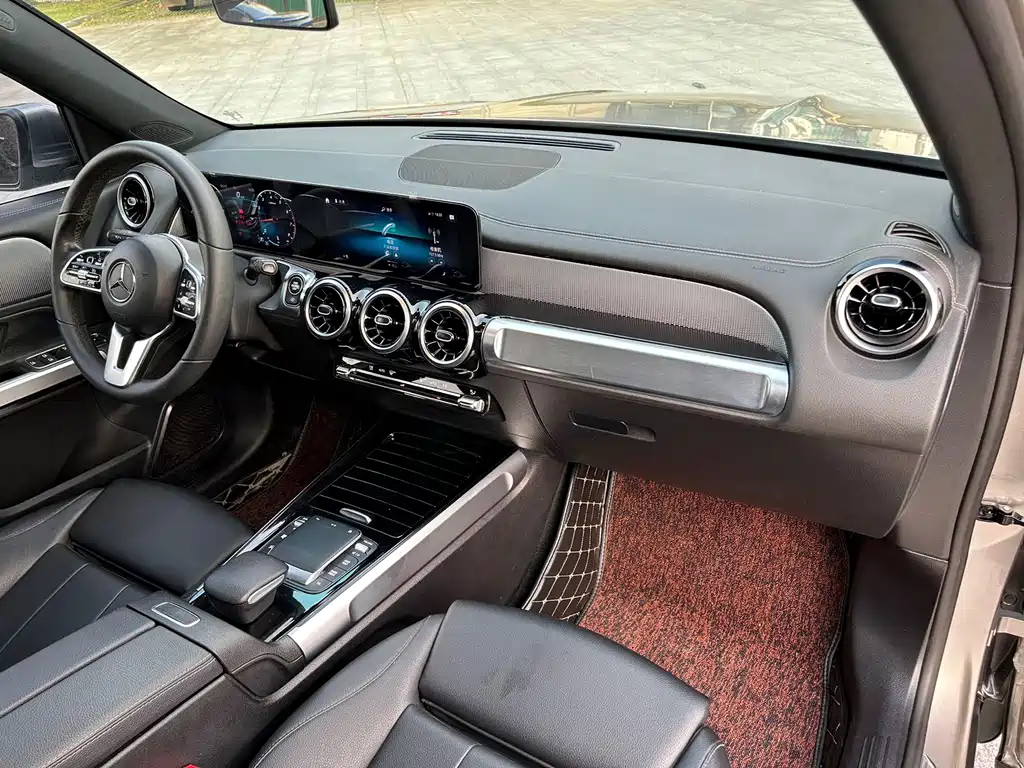 Mercedes-Benz GLB — миниатюра 16