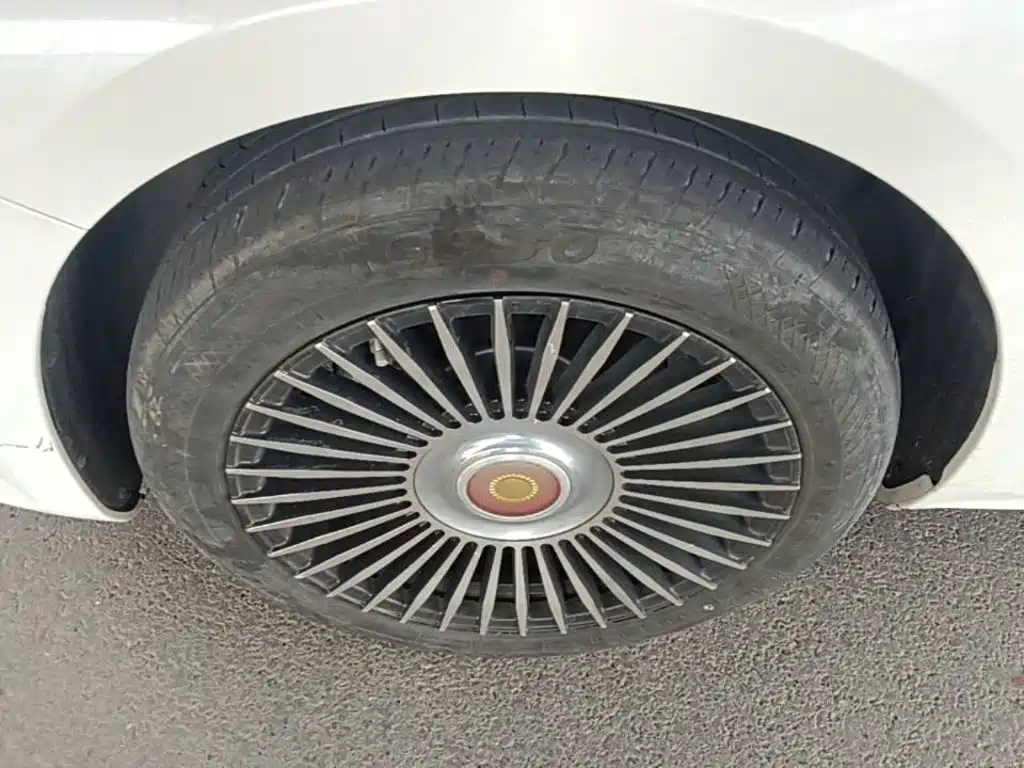 Hongqi Hongqi H5 — миниатюра 23