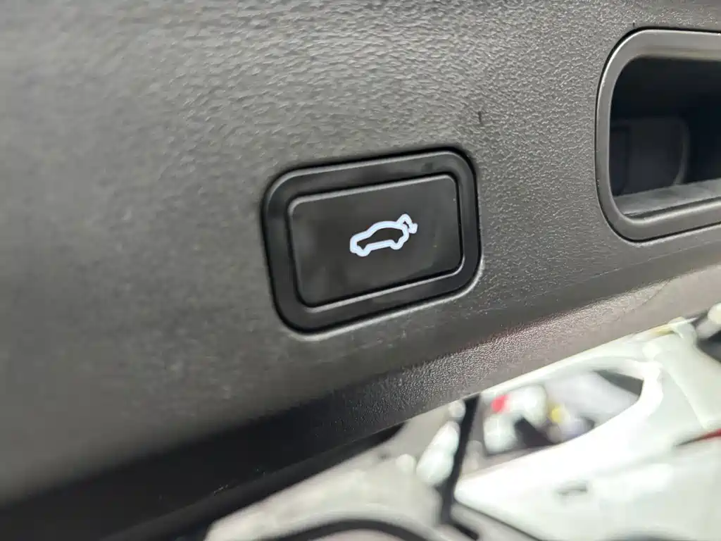 Geely Boyue L — миниатюра 20