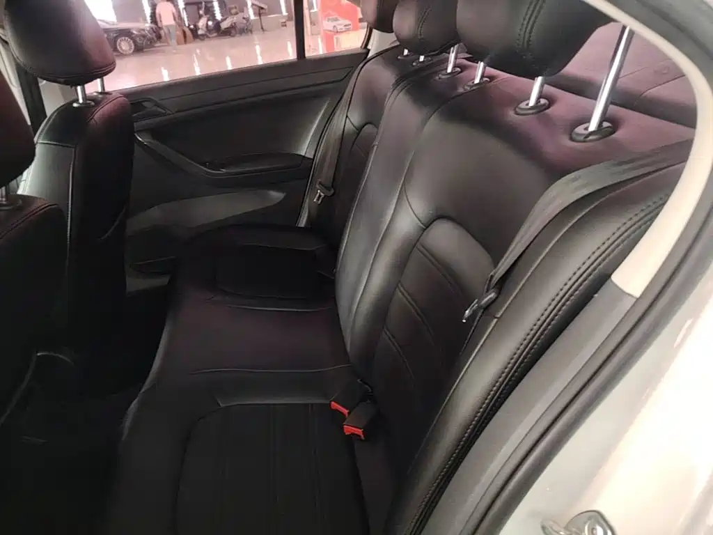 Volkswagen Jetta — миниатюра 17
