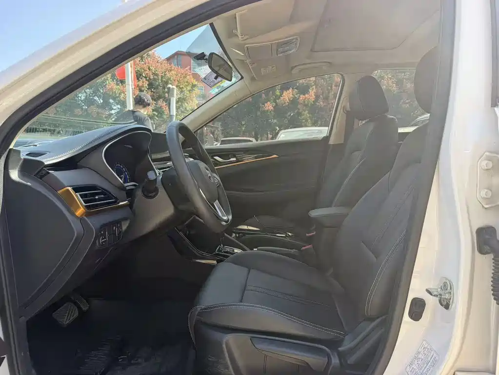 Changan Eado DT — миниатюра 6