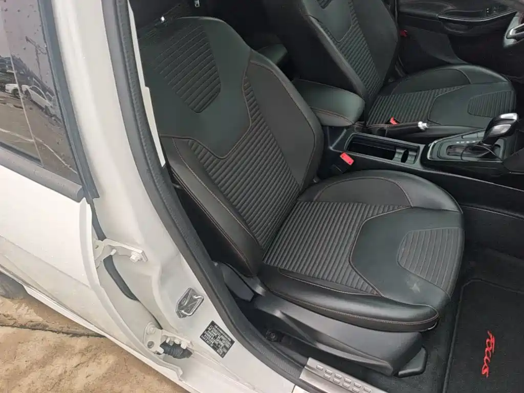 Ford Focus — миниатюра 25