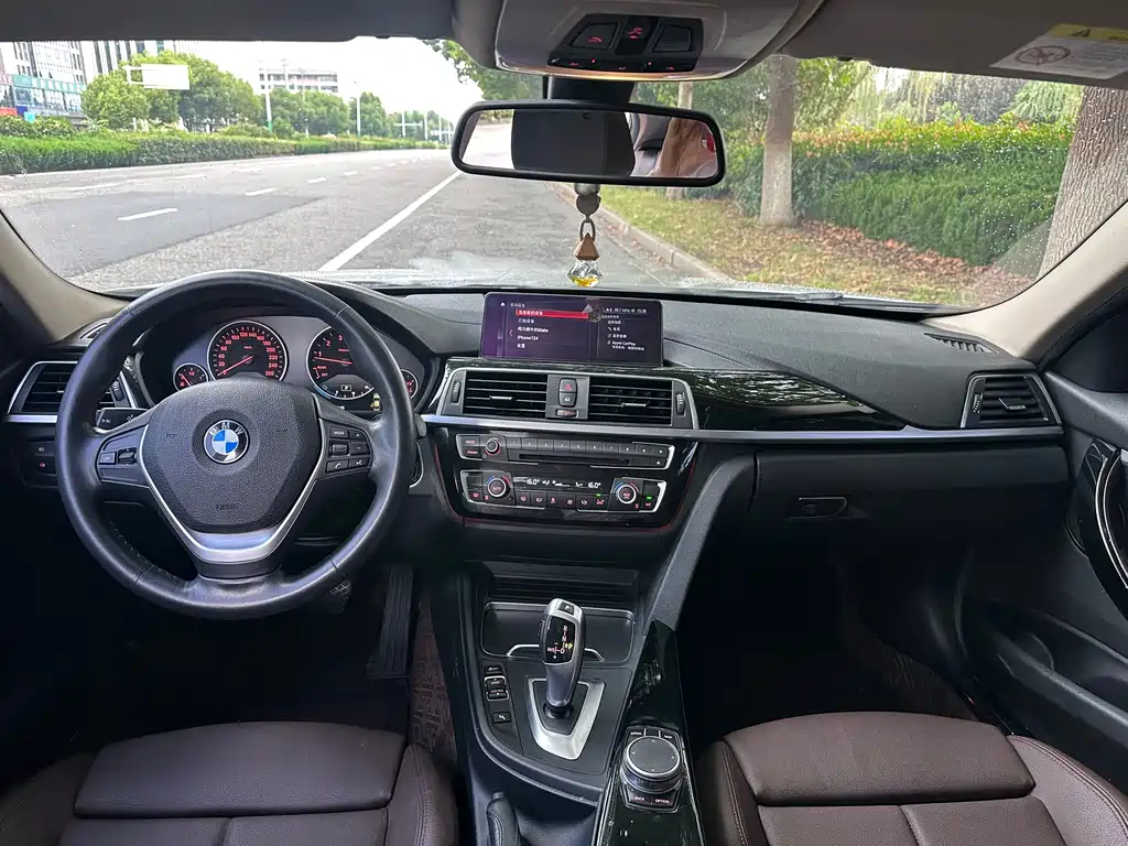 BMW 3 Series — миниатюра 7