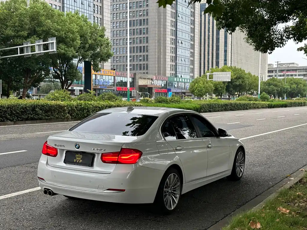 BMW 3 Series — миниатюра 17
