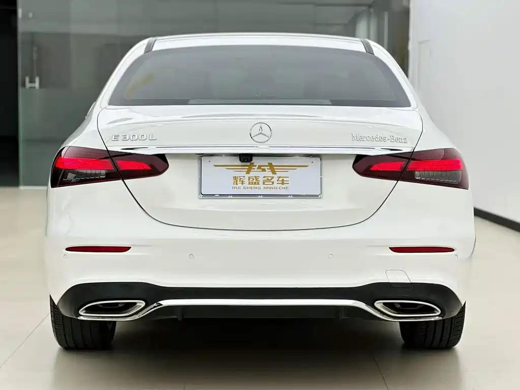 Mercedes-Benz E-Class — миниатюра 9