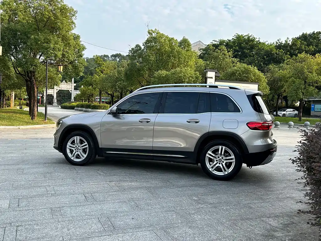Mercedes-Benz GLB — миниатюра 4